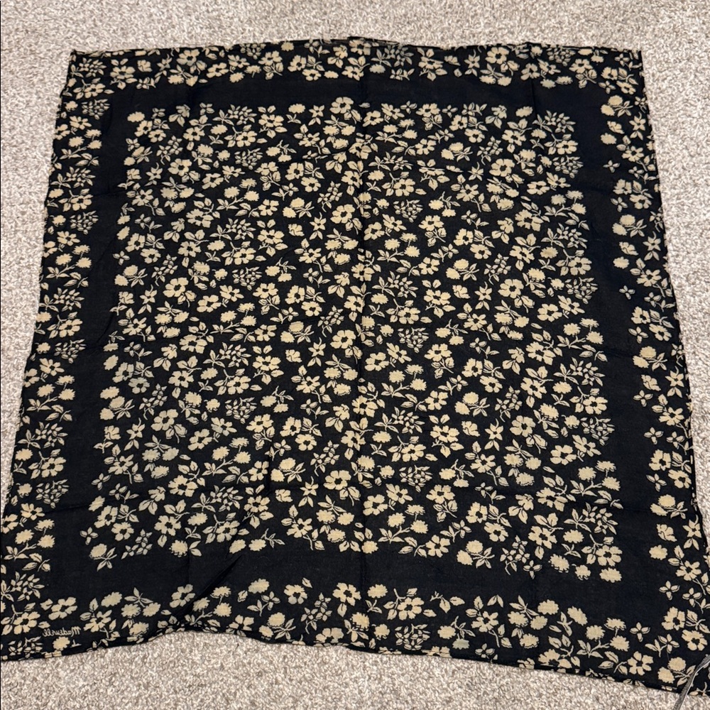 Madewell | Floral Cotton Handkerchief Bandanna in Black - Picture 7 of 8